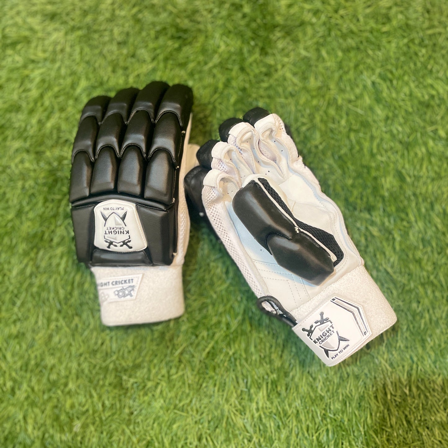 Knight Cricket Batting Gloves (SPLIT FINGER)