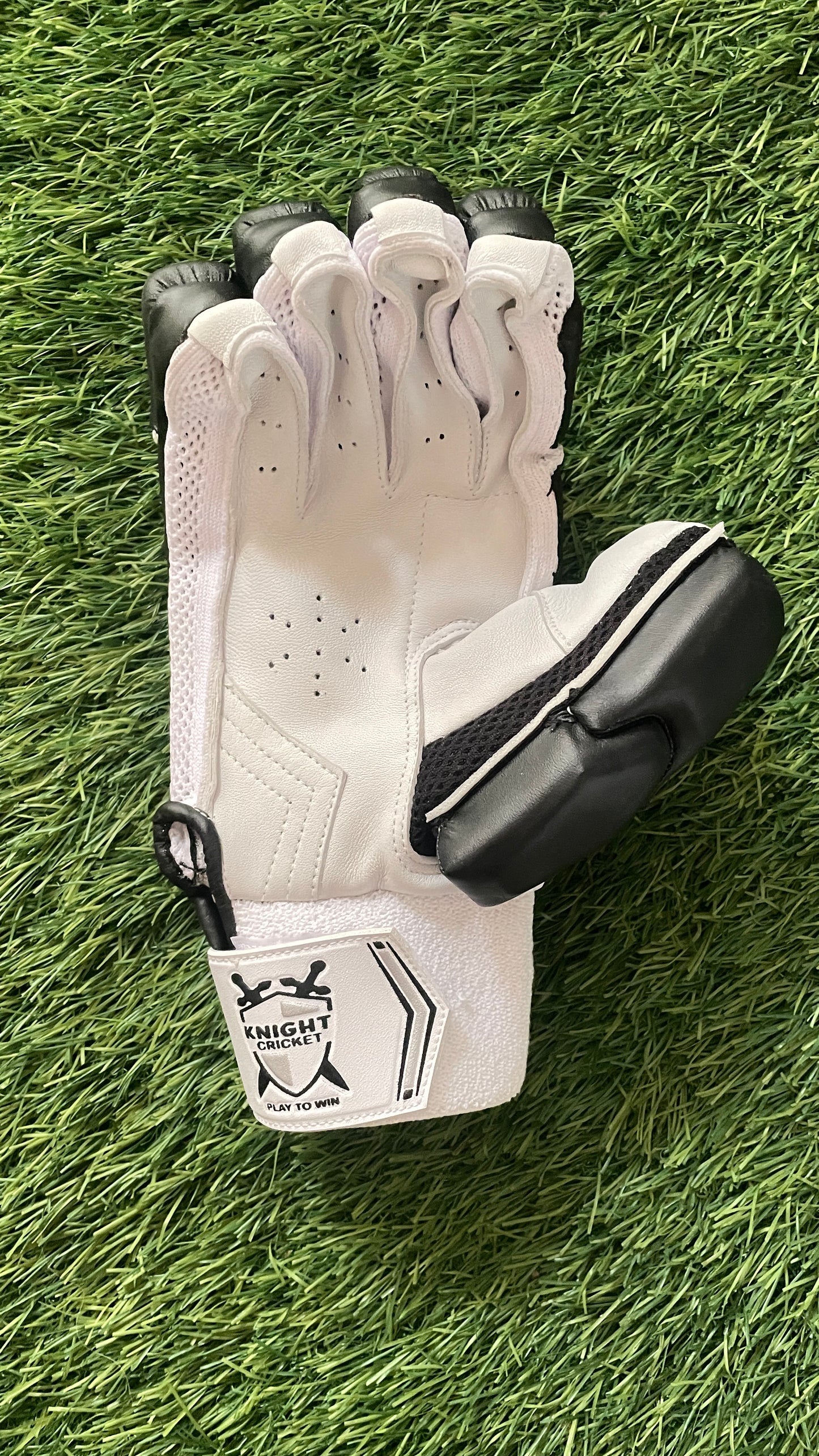 Knight Cricket Batting Gloves (SPLIT FINGER)