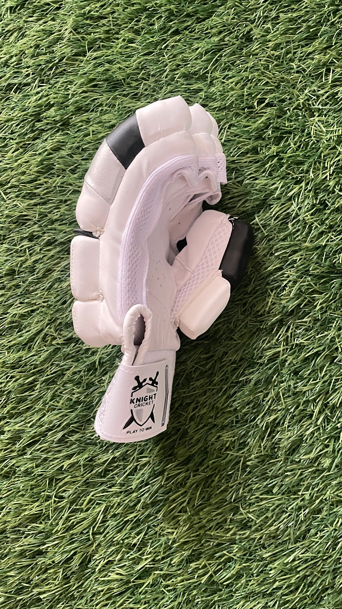 KNIGHT BATTING GLOVES (SAUSAGE FINGER)